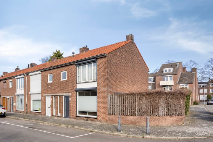 Photo 2 of Koning Childebertstraat 21