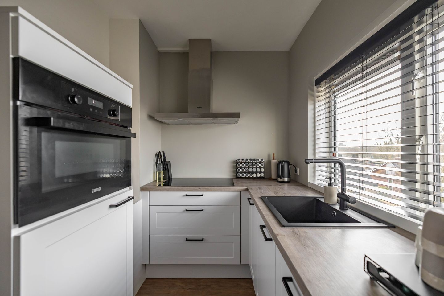 Photo 25 of Van Ketwich Verschuurlaan 145