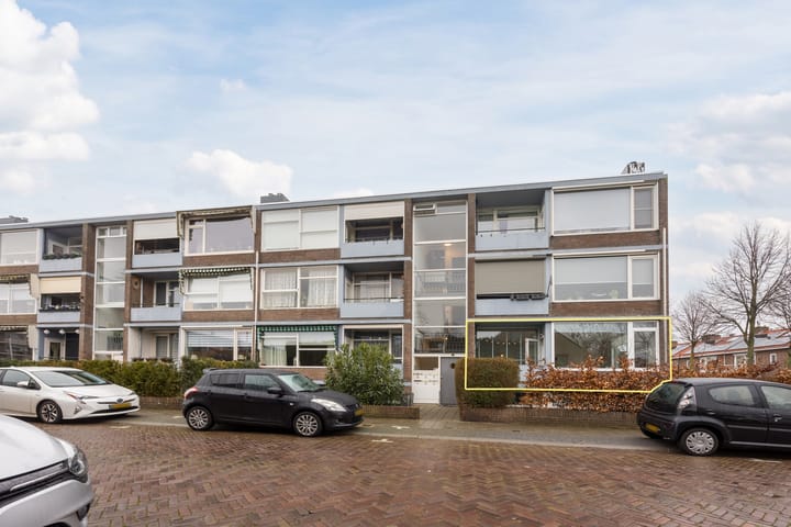 Prins Bernhardlaan 1