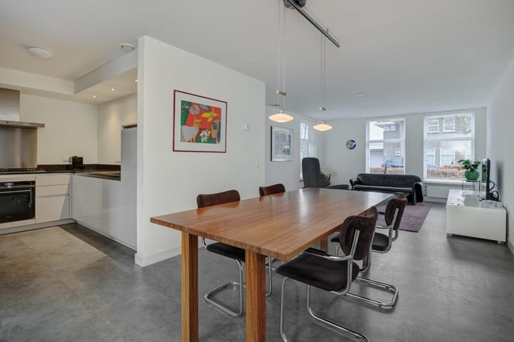 Photo 2 of Leon van Kelpenaarstraat 15