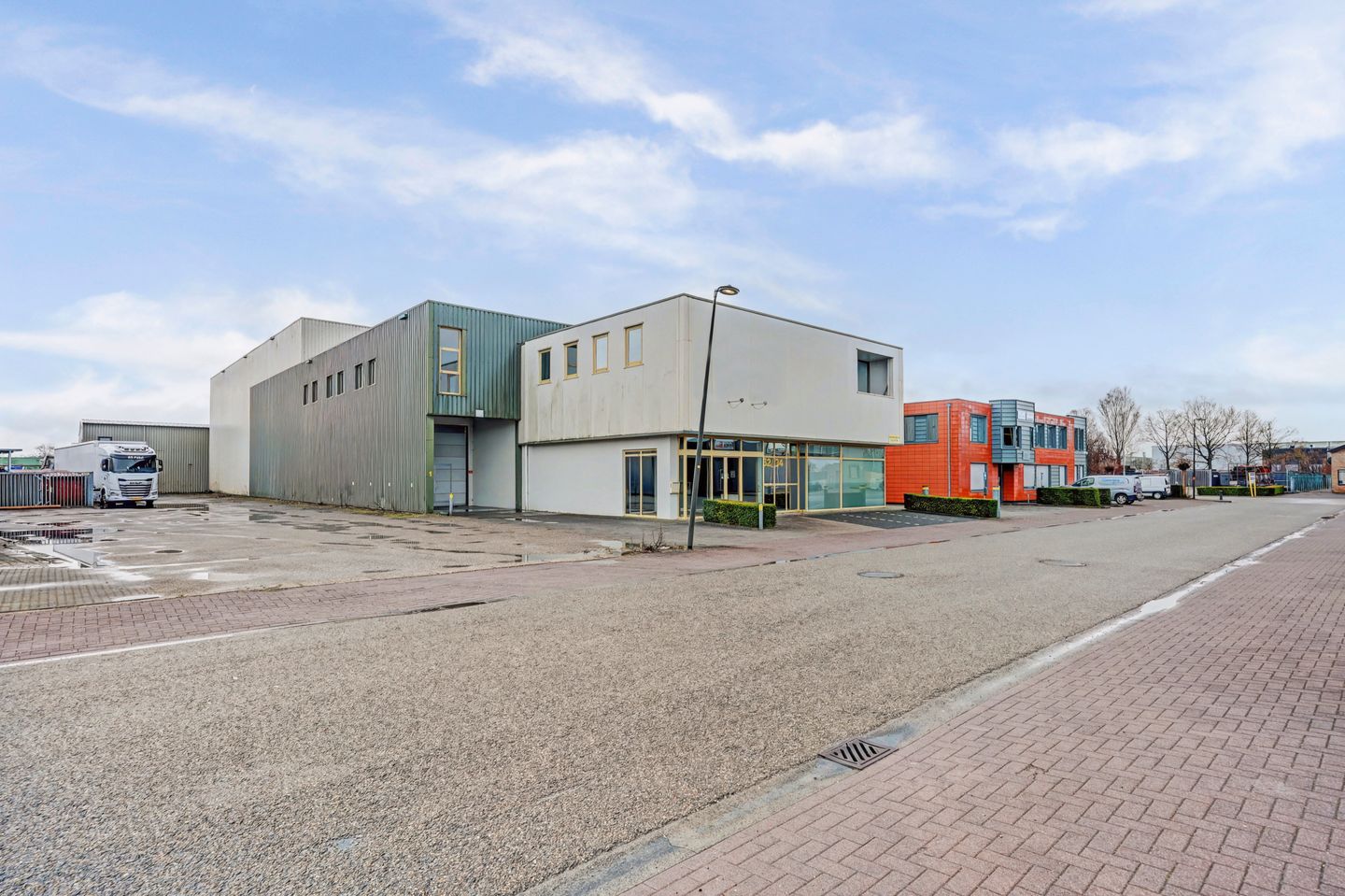 Bekijk foto 2 van Ambachtsstraat 32