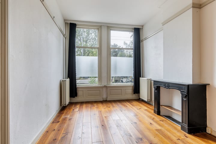 Charming Ground Floor Apartment with Character in Kralingen — 18