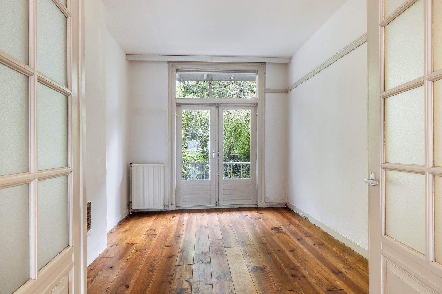 Charming Ground Floor Apartment with Character in Kralingen — 26