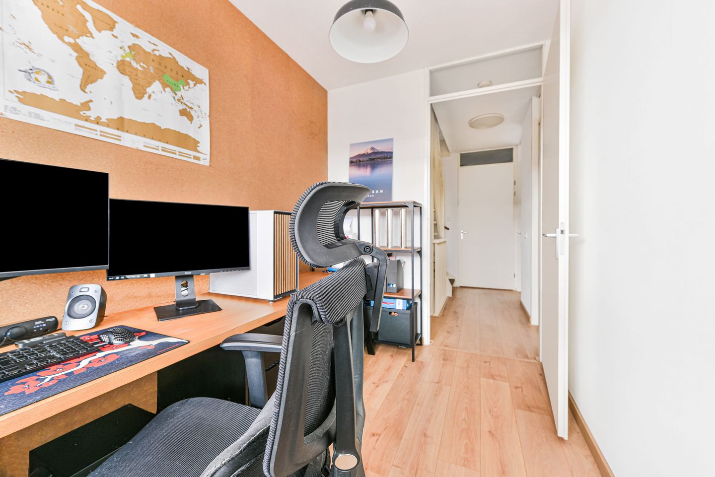 Spacious terraced house with four bedrooms in popular Vathorst — 40