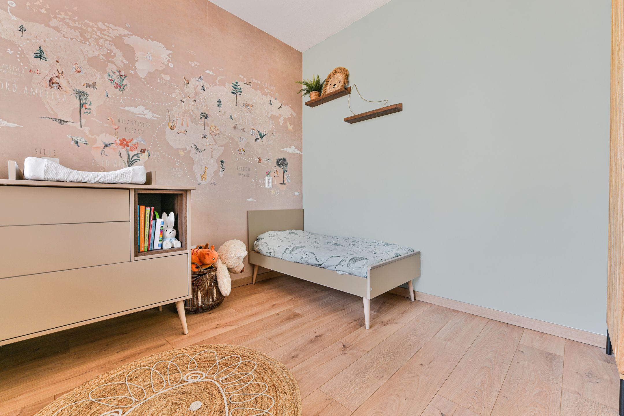 Spacious terraced house with four bedrooms in popular Vathorst — 54