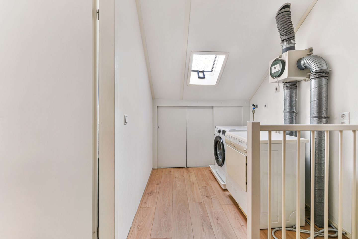 Spacious terraced house with four bedrooms in popular Vathorst — 58