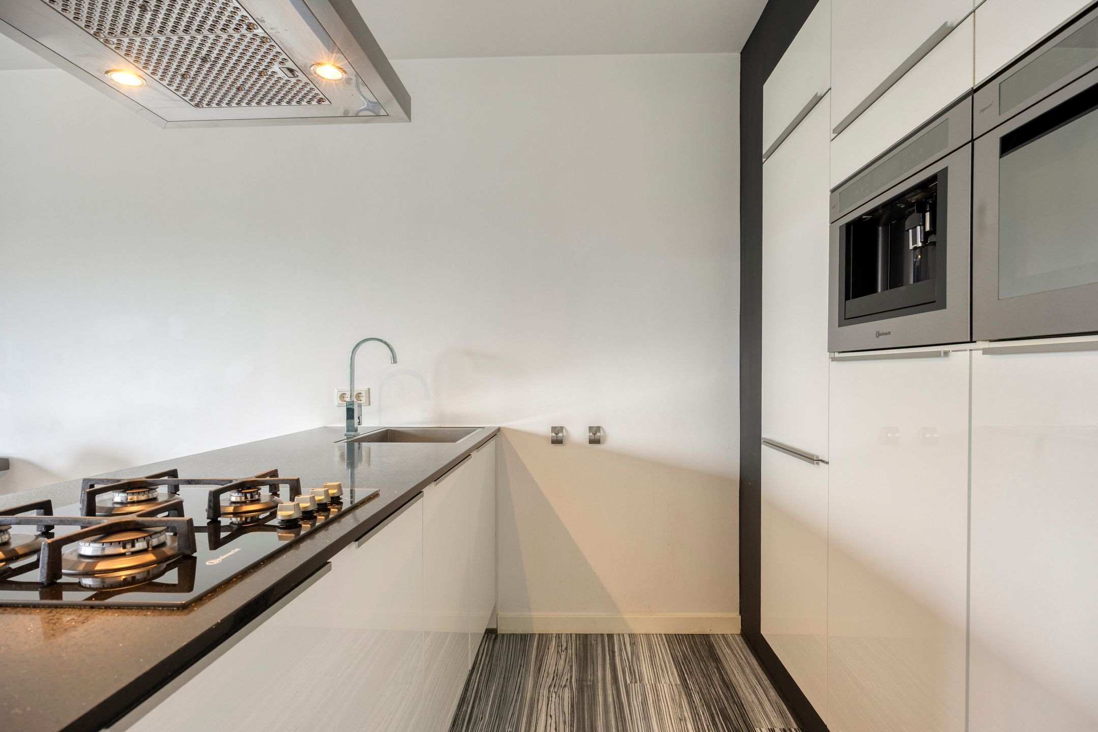 Photo 18 of Maalakker 50-A