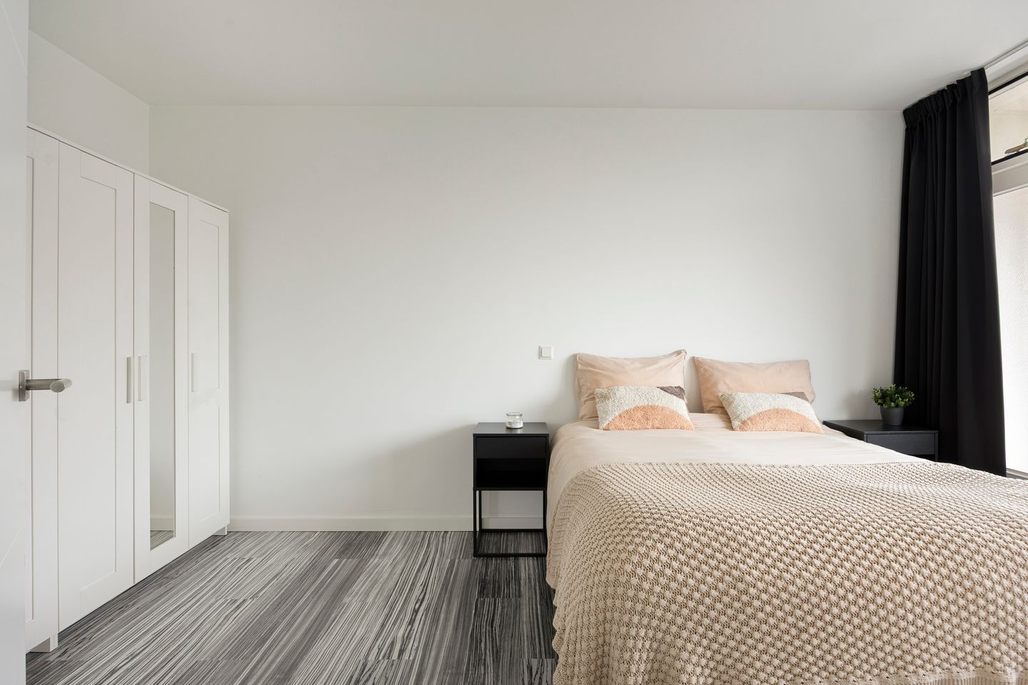 Photo 25 of Maalakker 50-A