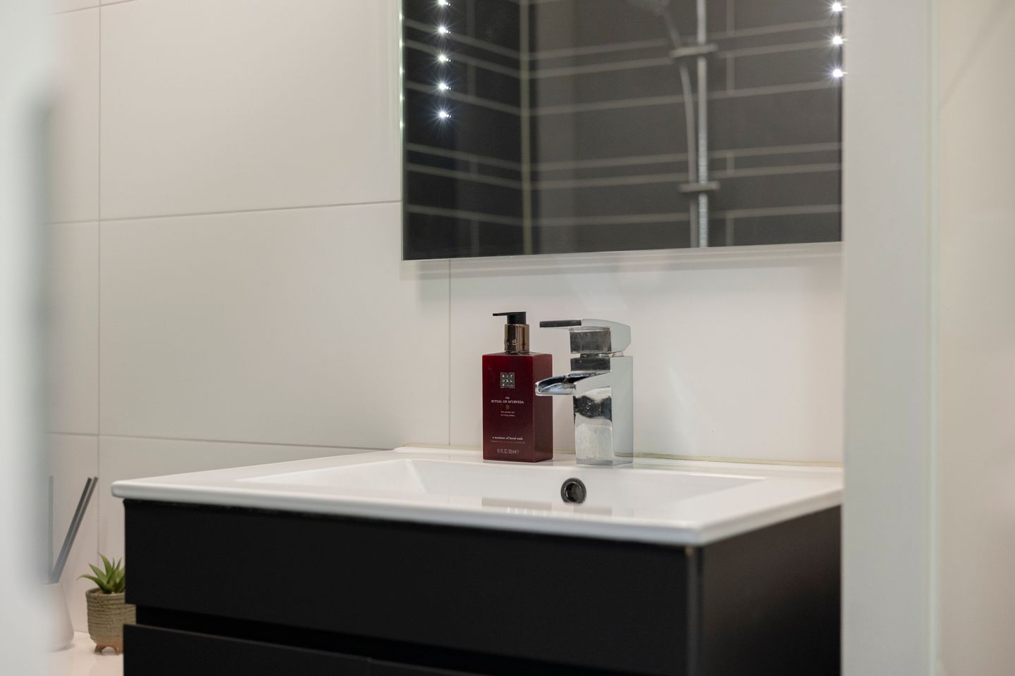 Photo 40 of Maalakker 50-A