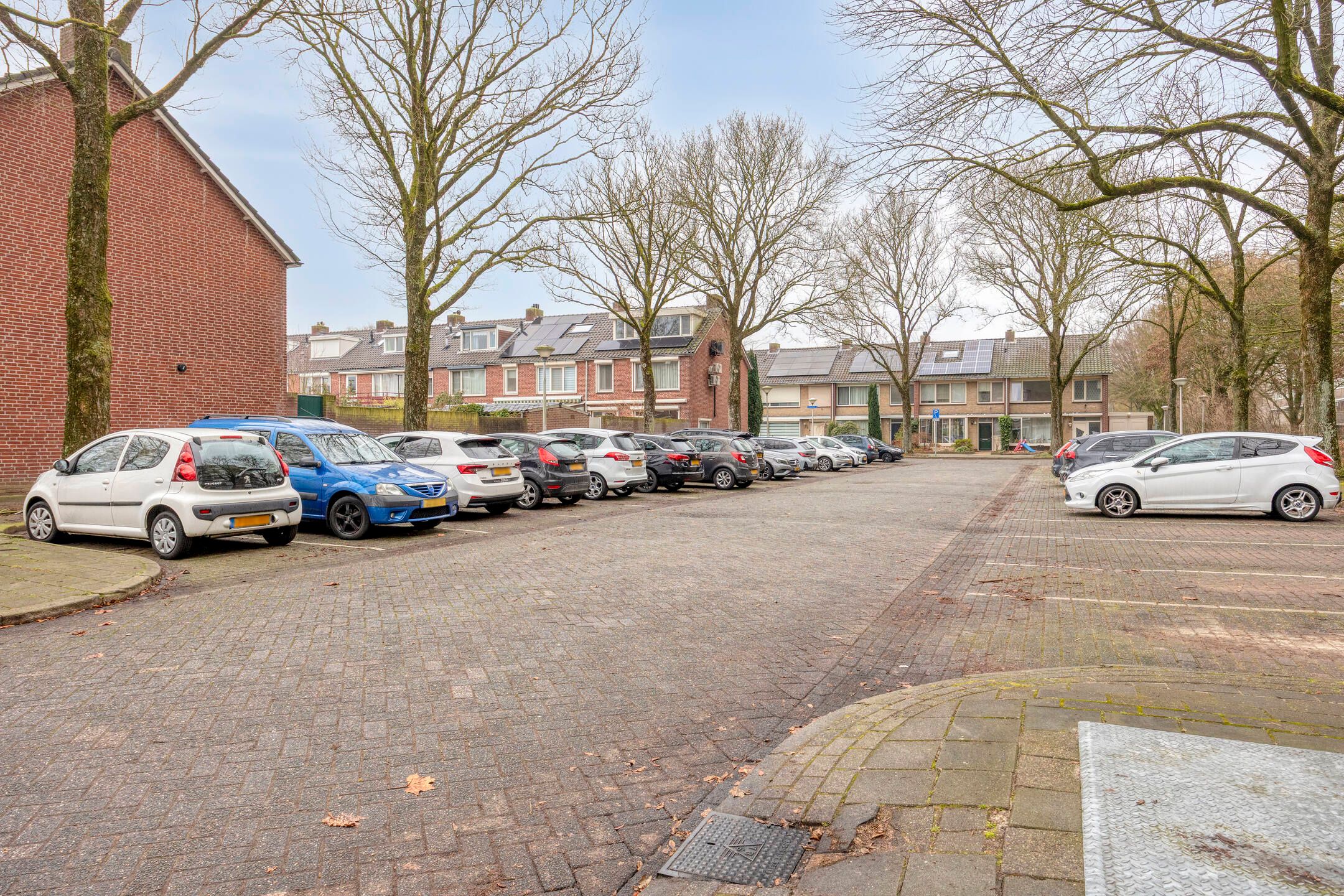 Photo 51 of Maalakker 50-A