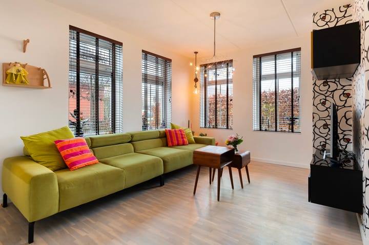 Spacious Corner House with Garage and Solar Panels — 17