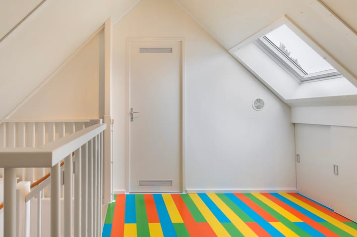 Spacious Corner House with Garage and Solar Panels — 57