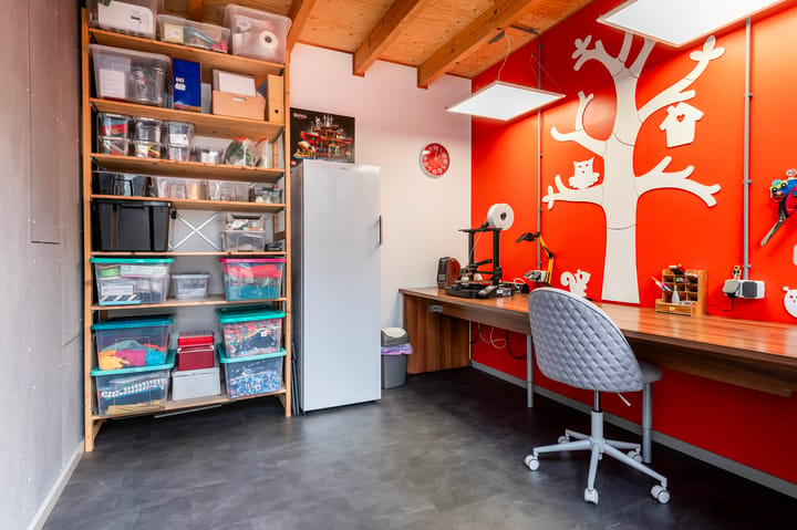 Spacious Corner House with Garage and Solar Panels — 59