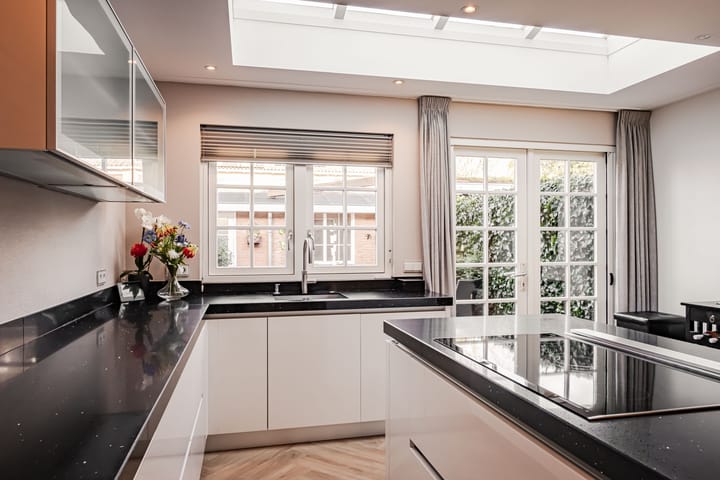Luxurious Renovated Terraced House with 4 Bedrooms and Energy Label A in Santpoort-Noord — 36