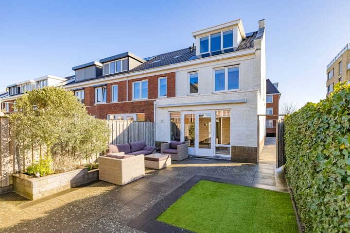 Modern Move-in Ready Corner Home with Five Bedrooms and Sunny Garden — 66
