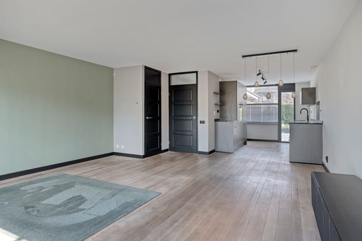 Photo 2 of Spletting 25