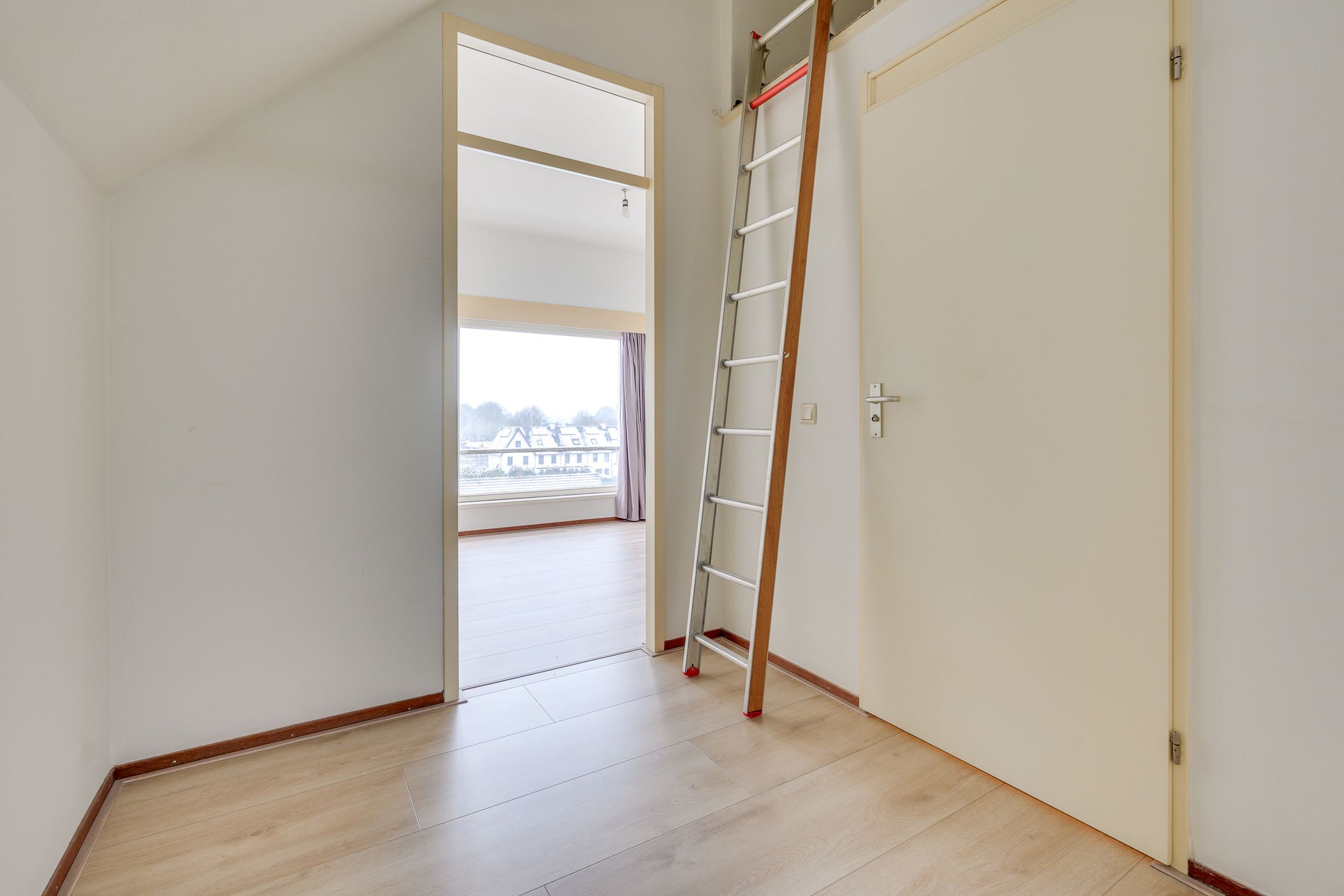 Photo 6 of Dorpsstraat 13-F