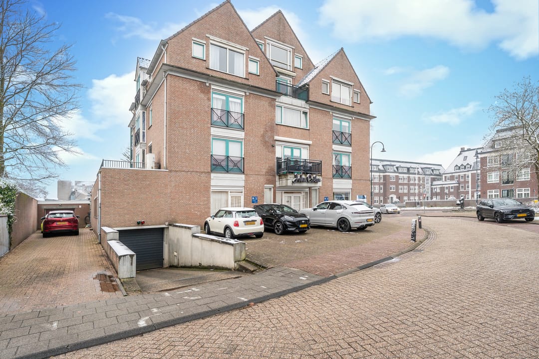 Photo 11 of Dorpsstraat 13-F