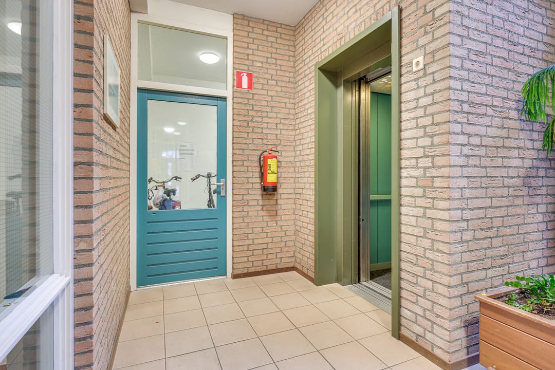 Photo 13 of Dorpsstraat 13-F