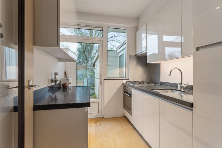 Photo 4 of Zonnebloemstraat 3