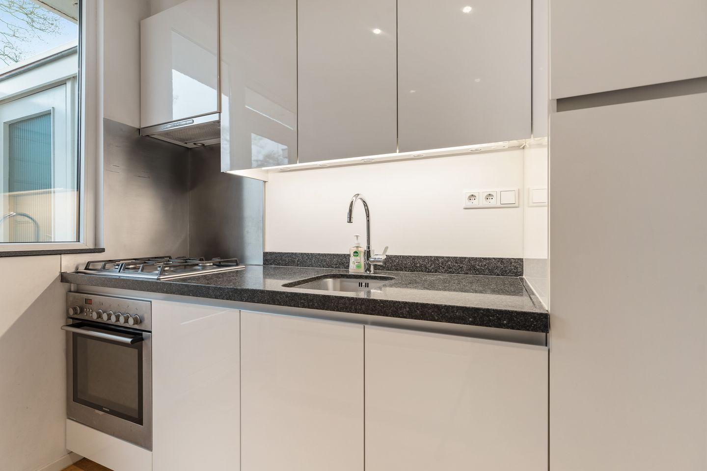 Photo 25 of Zonnebloemstraat 3