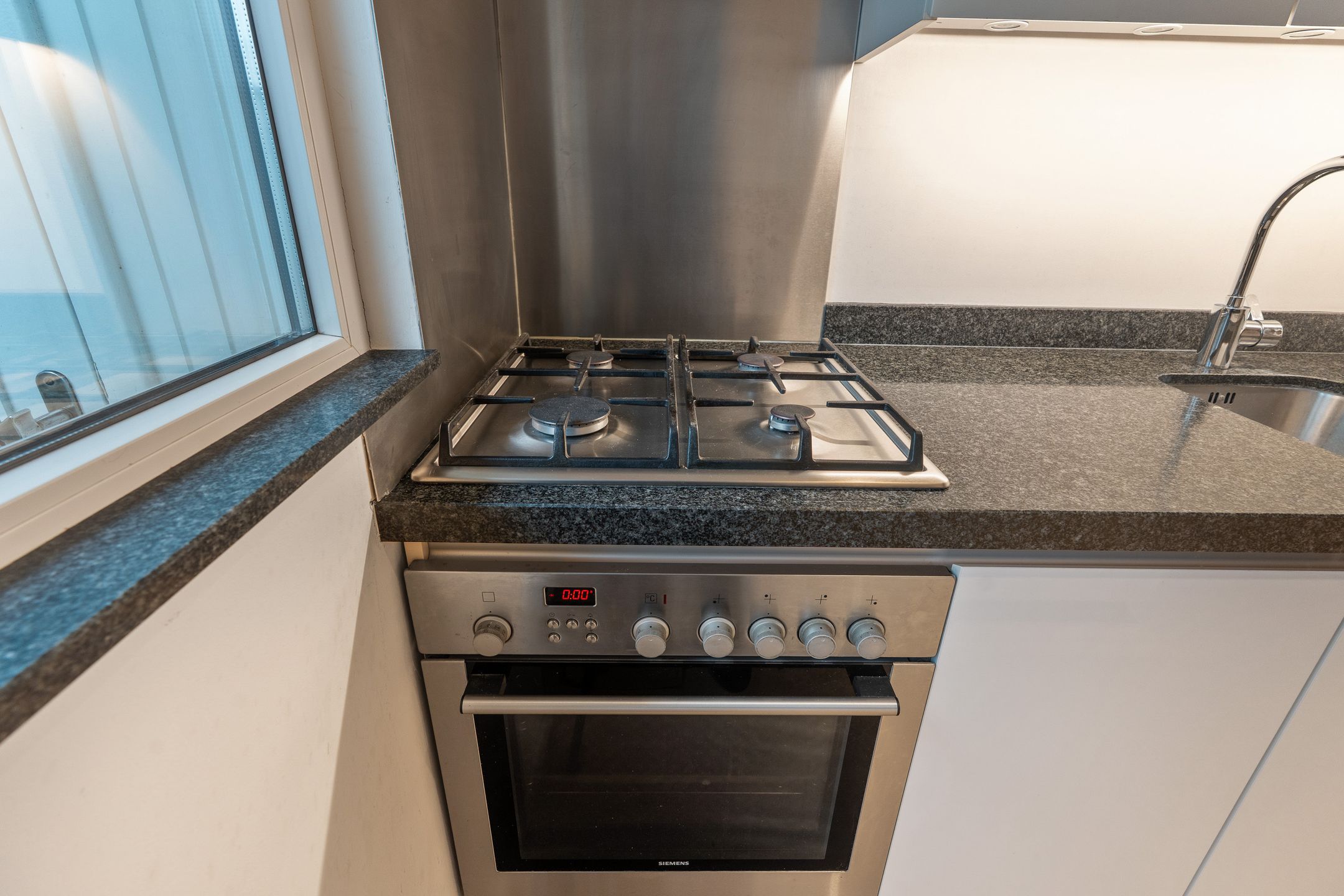 Photo 27 of Zonnebloemstraat 3