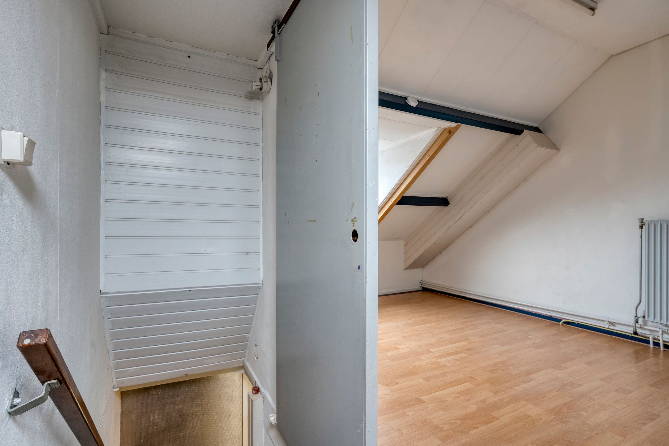 Eye-catching terraced house with private parking and deep backyard — 69