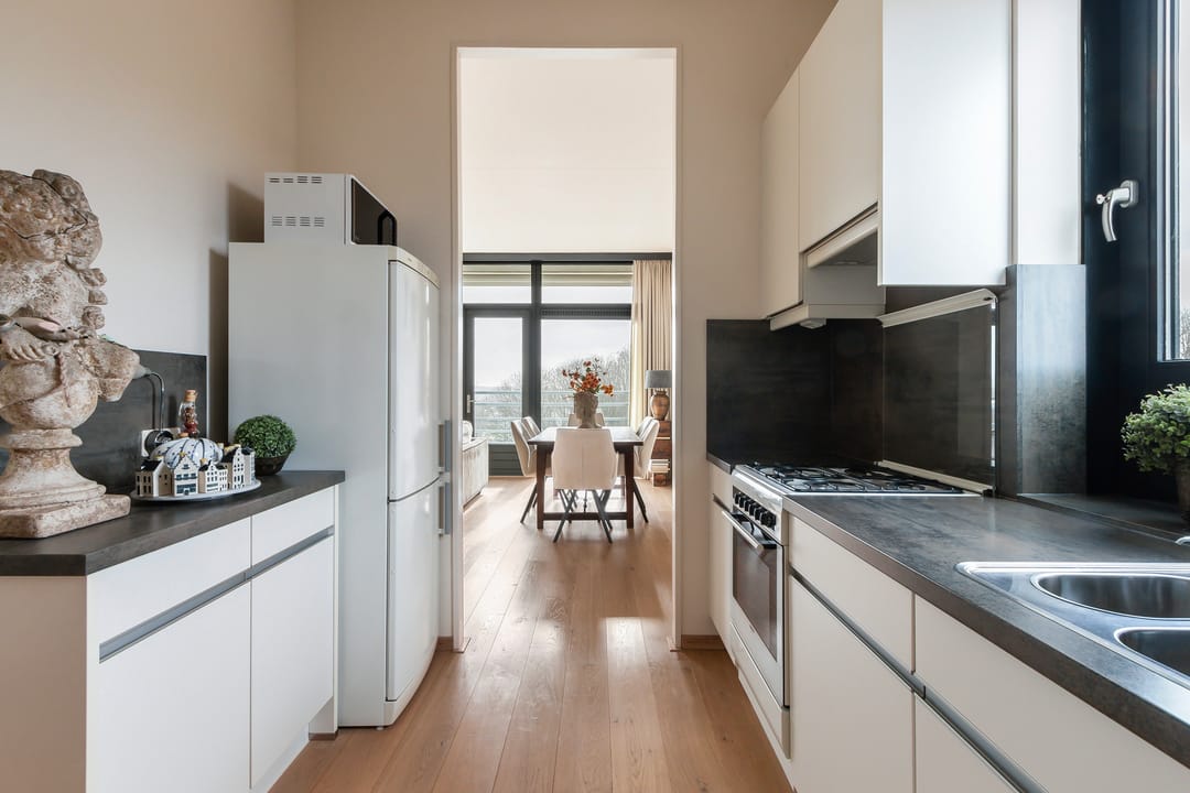Photo 22 of Leeuwstraat 348