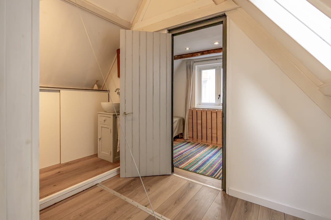 Photo 26 of Westerhavenstraat 36