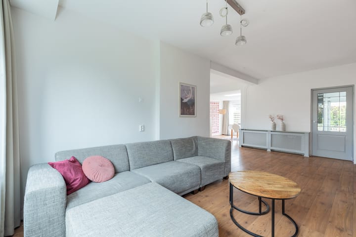 Photo 4 of Julianalaan 80