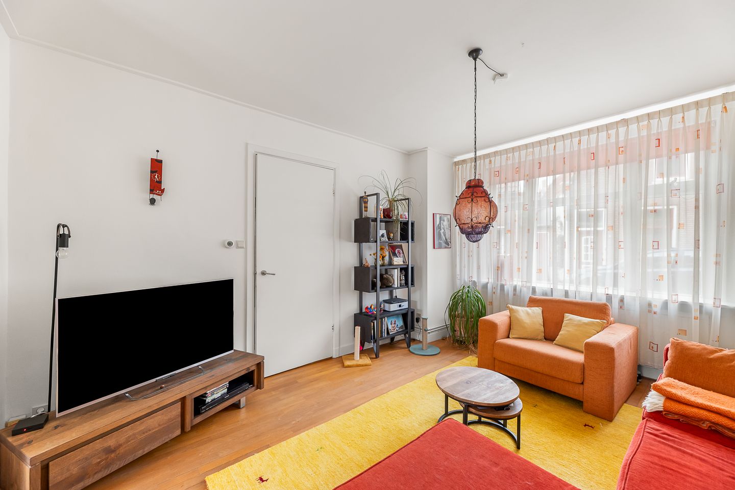 Photo 14 of Bleek 20