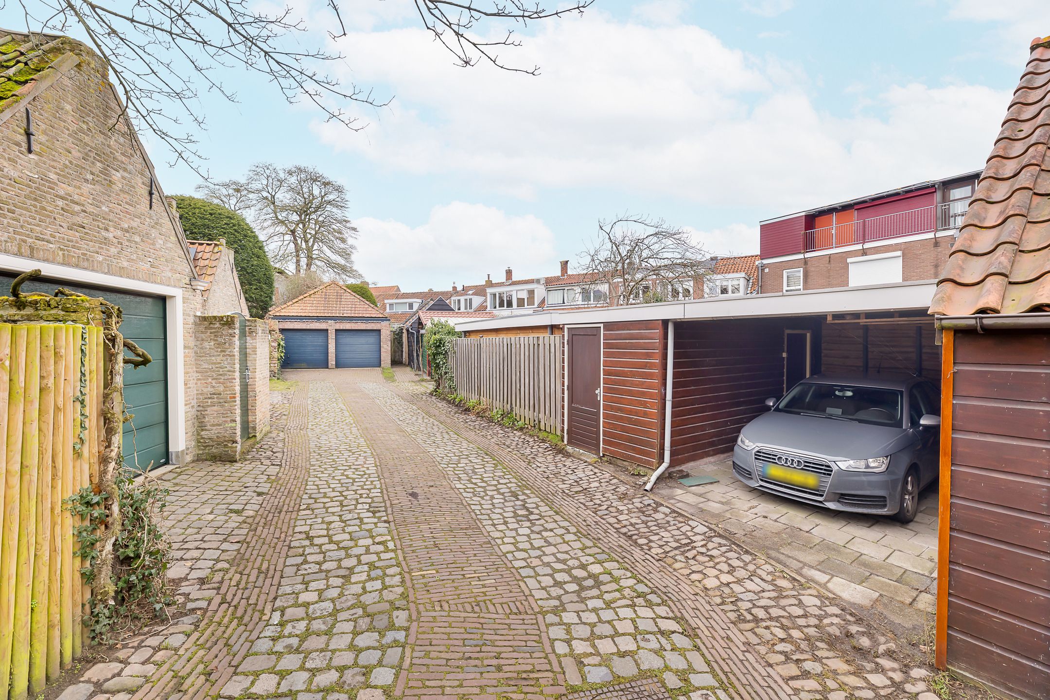 Photo 24 of Bleek 20