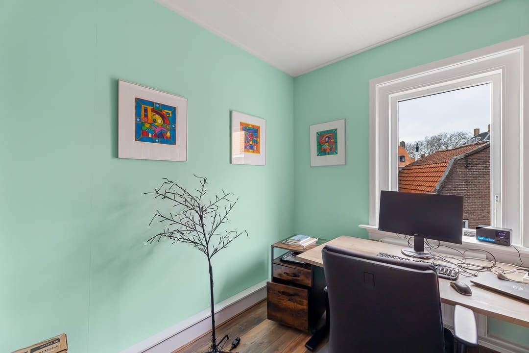 Photo 32 of Bleek 20