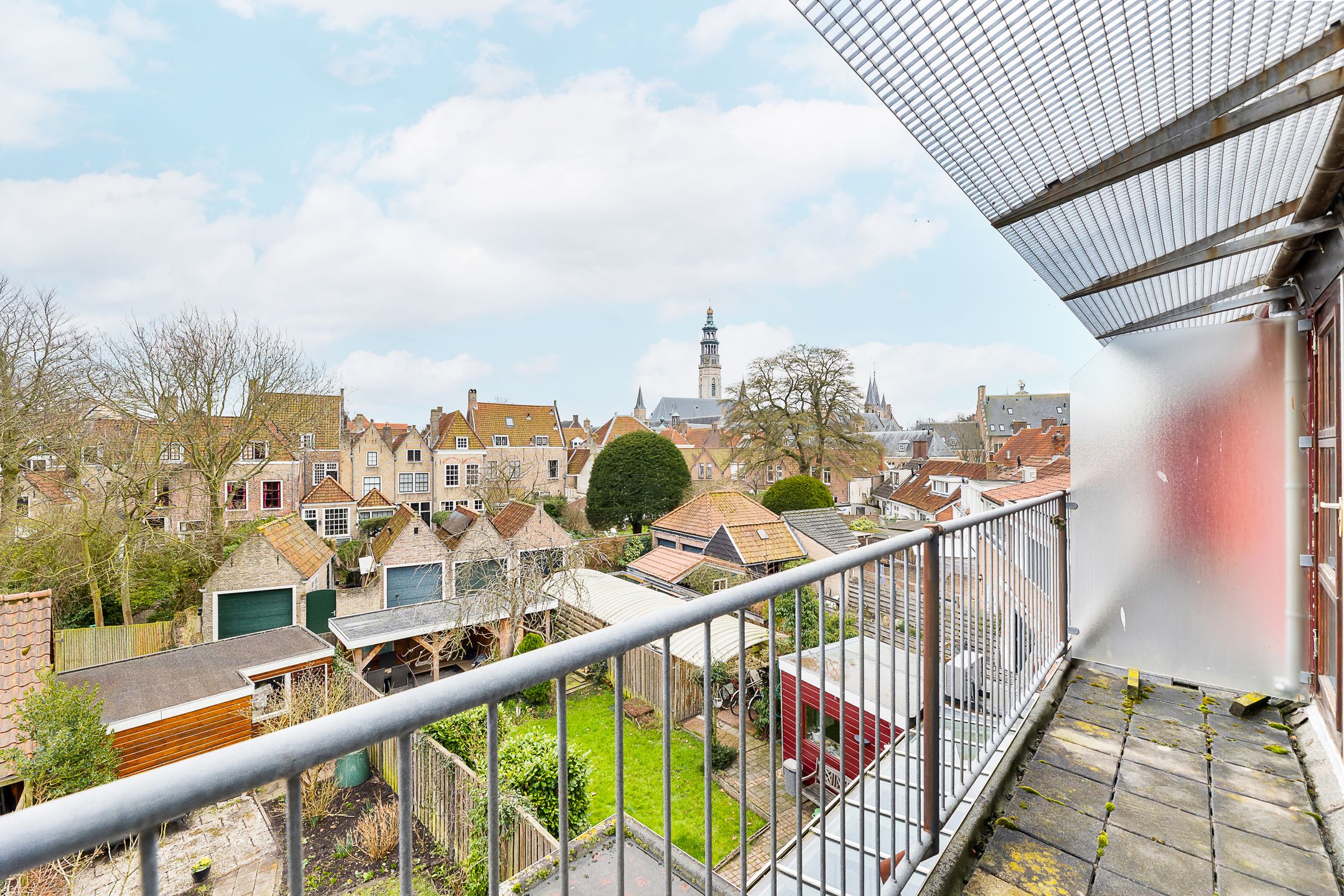 Photo 39 of Bleek 20