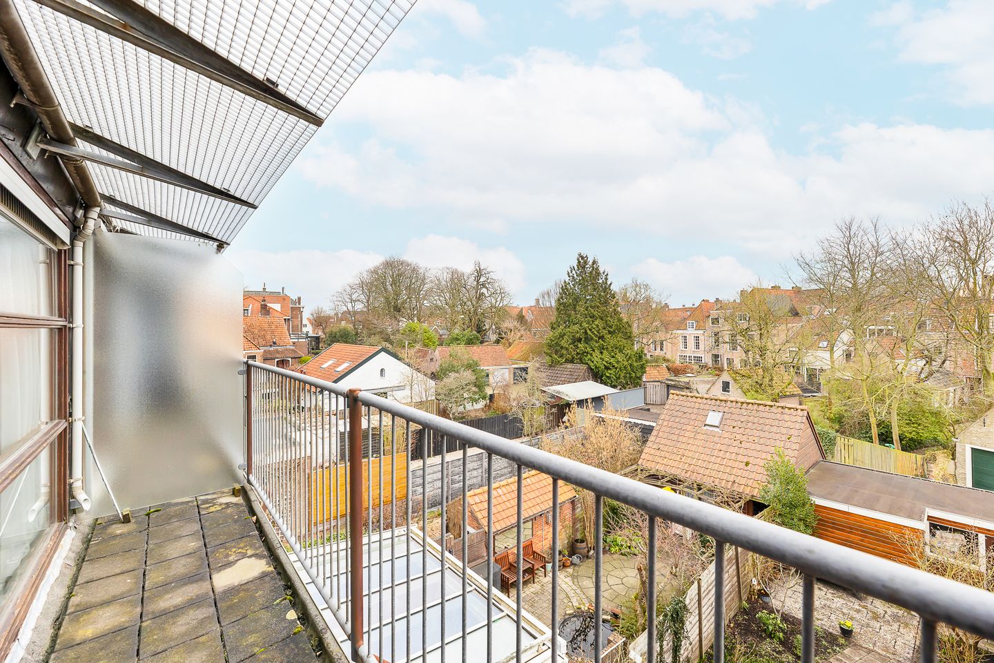 Photo 40 of Bleek 20