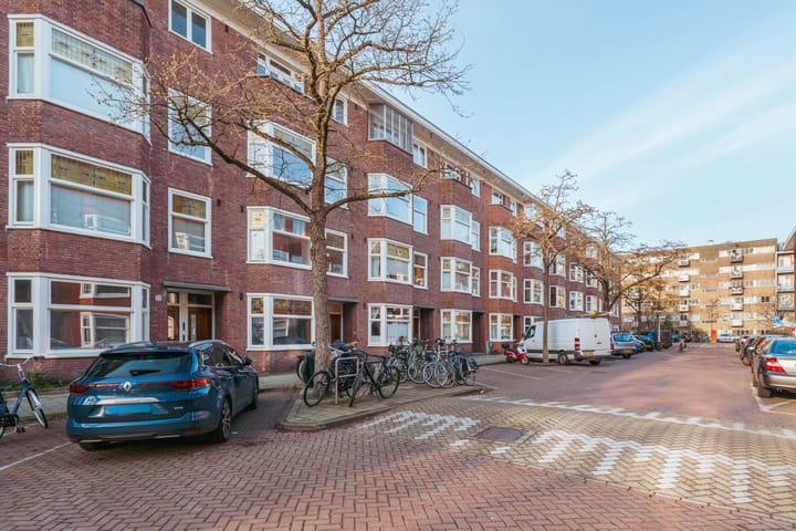 Light and modern apartment with balcony in Amsterdam South — 21