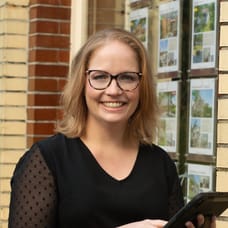 Laura Konings - NVM Register Makelaar & Taxateur