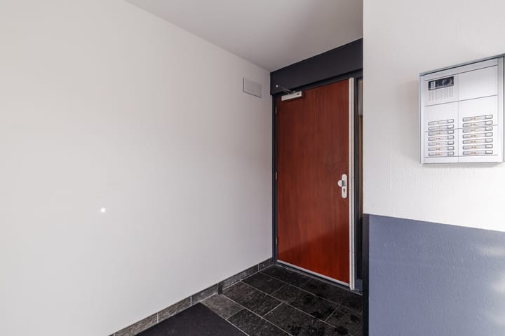 Spacious 3-room apartment with parking in Vondelparc Utrecht — 97
