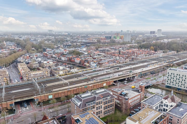 Spacious 3-room apartment with parking in Vondelparc Utrecht — 123
