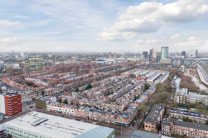 Spacious 3-room apartment with parking in Vondelparc Utrecht — 129
