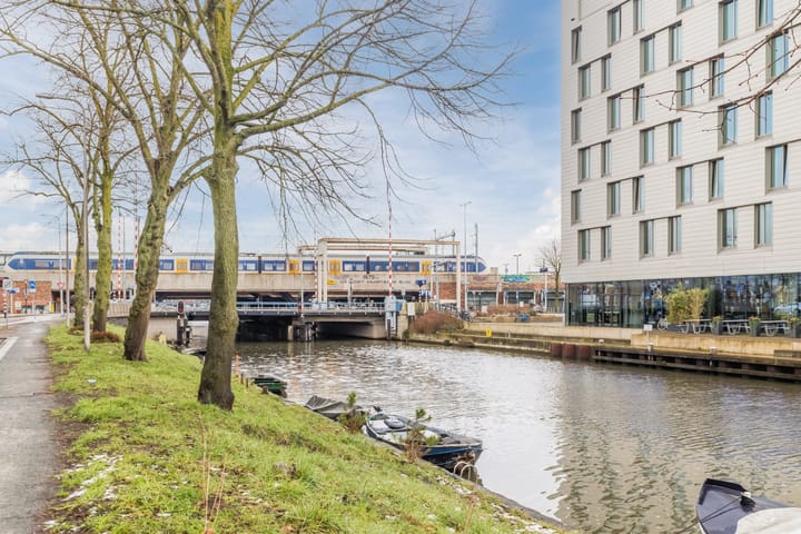Spacious 3-room apartment with parking in Vondelparc Utrecht — 135