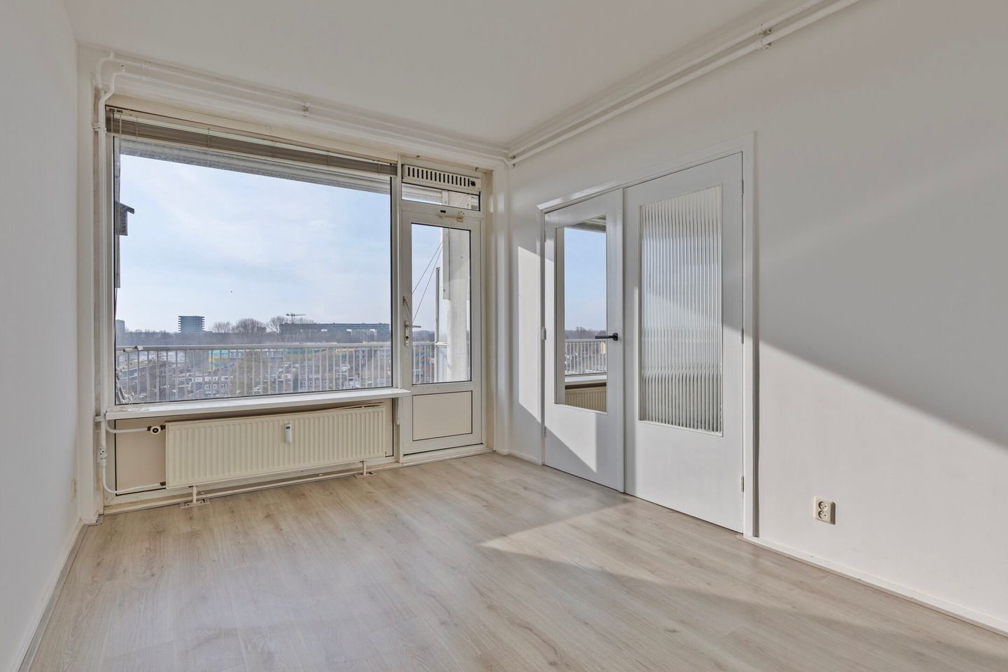 Bright 8th floor apartment with panoramic views in Amsterdam — 28