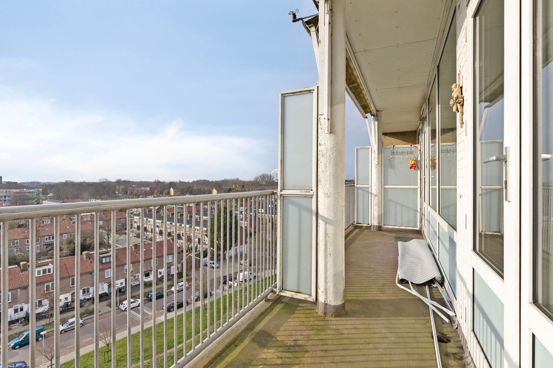 Bright 8th floor apartment with panoramic views in Amsterdam — 47