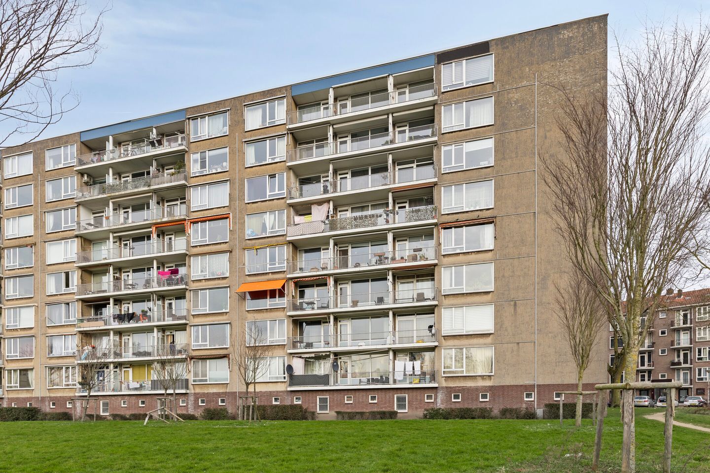 Bright 8th floor apartment with panoramic views in Amsterdam — 66