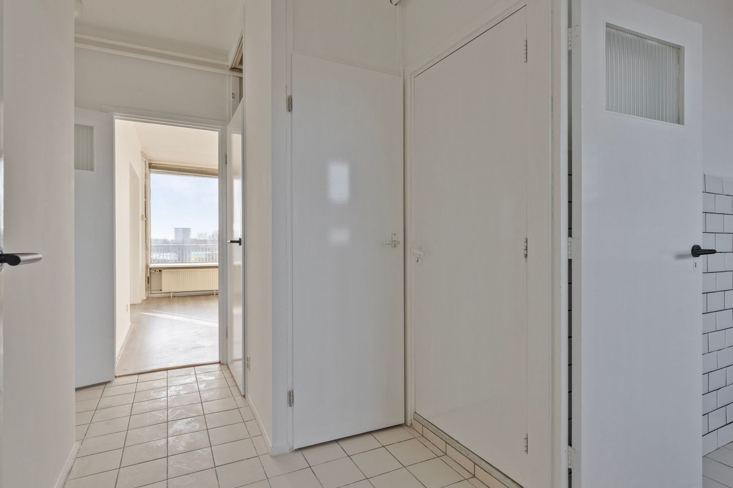Bright 8th floor apartment with panoramic views in Amsterdam — 20