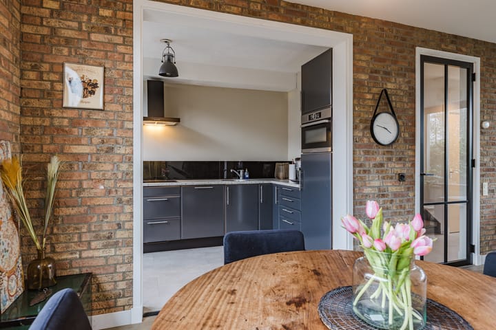 Spacious Family Home with Free View and Sunny Garden in Bodegraven — 31