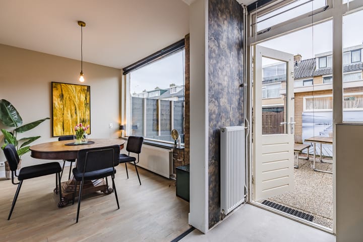 Spacious Family Home with Free View and Sunny Garden in Bodegraven — 41