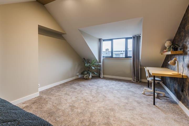 Spacious Family Home with Free View and Sunny Garden in Bodegraven — 57