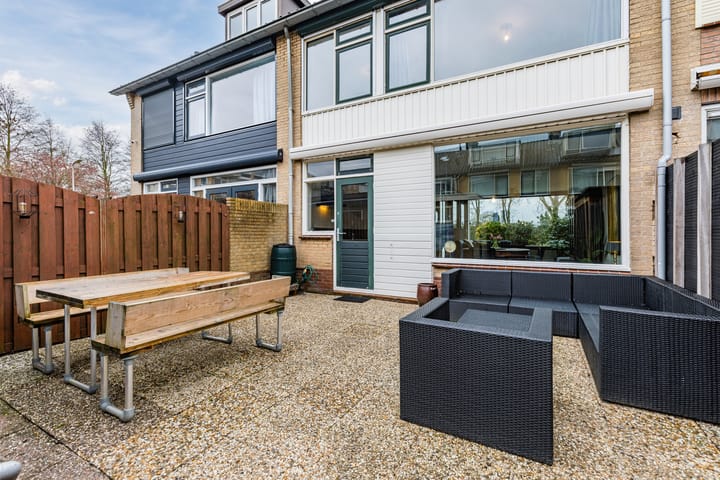 Spacious Family Home with Free View and Sunny Garden in Bodegraven — 65