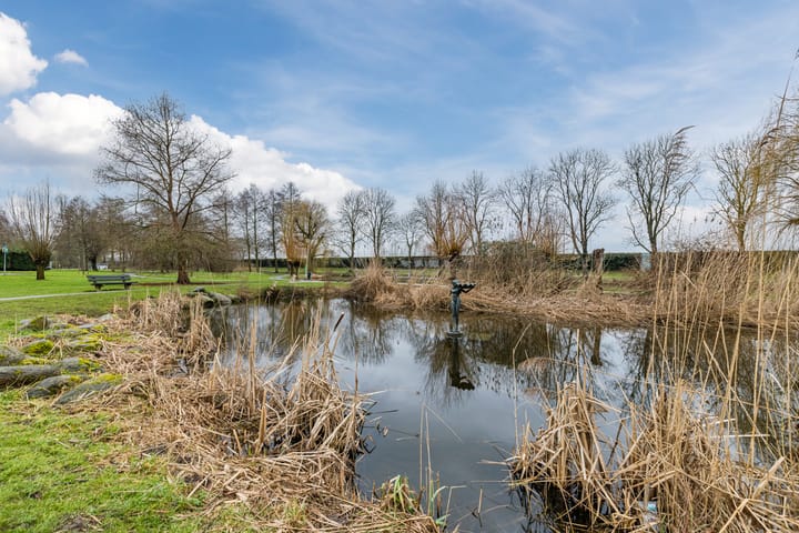 Spacious Family Home with Free View and Sunny Garden in Bodegraven — 79